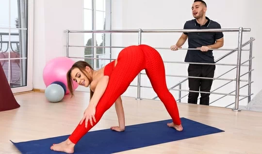 The fitness trainer pulled leggings off the heifer and gave her a depraved sex with orgasm